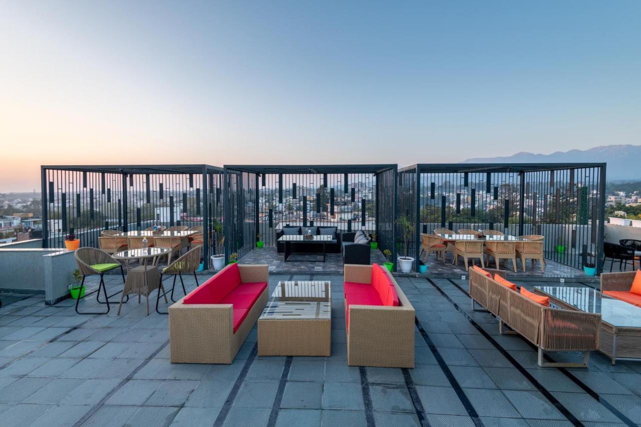 Grand Luxotica By Dls Hotels Ντεχραντούν Εξωτερικό φωτογραφία